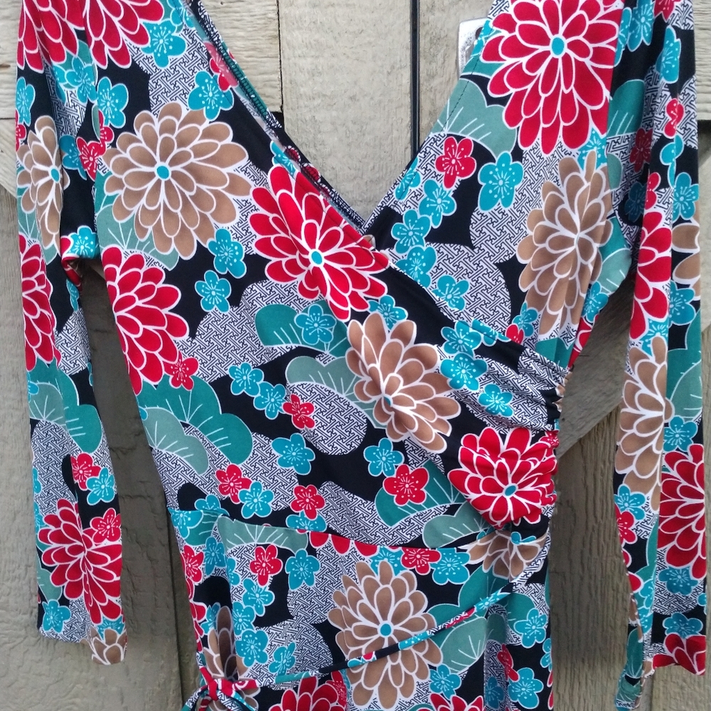 Metrostyle multi-colored, flower print dress - Picture 7 of 7
